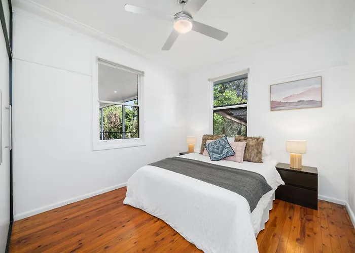 Big Stylish 3 Bed House With Free Parking