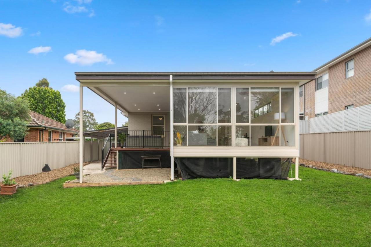 Big Stylish 3 Bed House With Free Parking Holiday home *